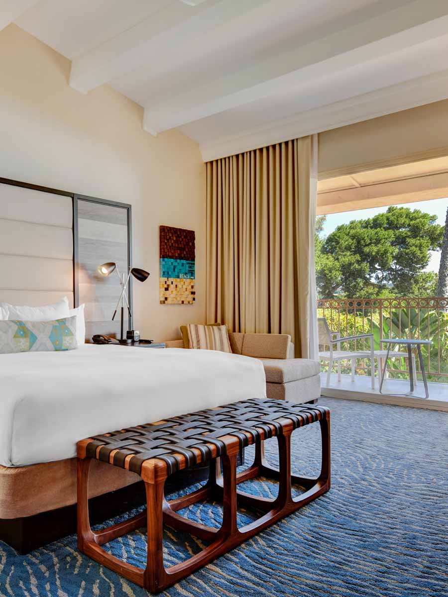 King Guestroom with balcony view