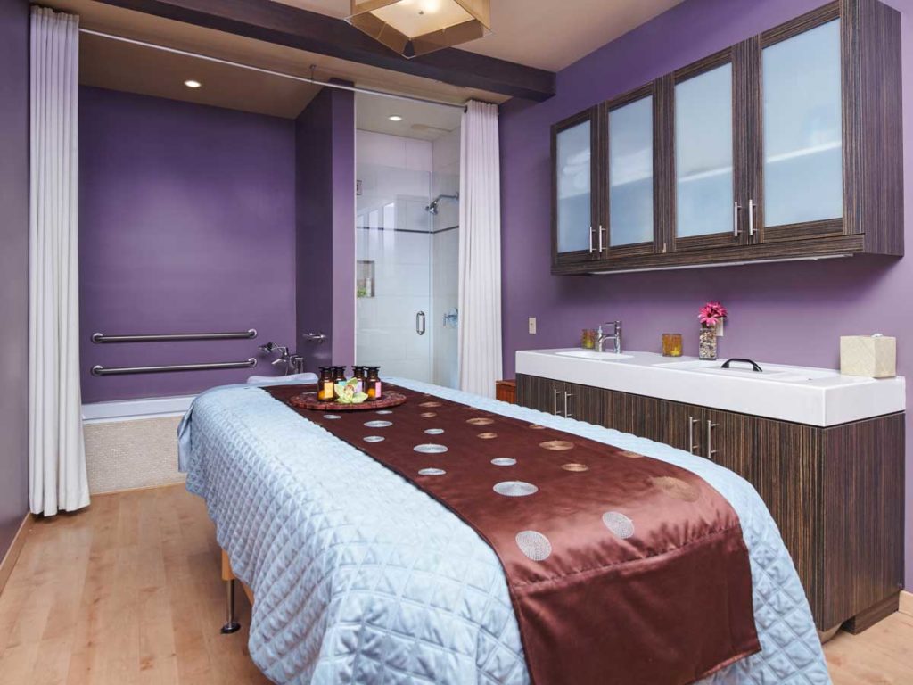 Massage room and shower in San Diego Mission Bay