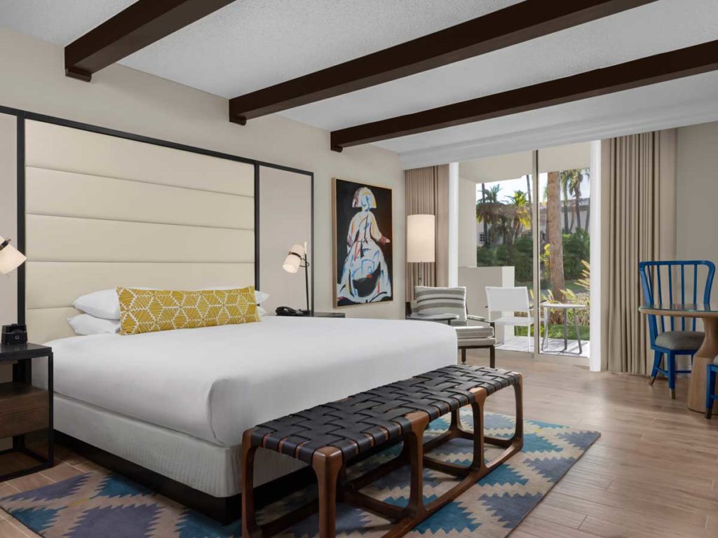 King Bed Guestroom In San Diego.